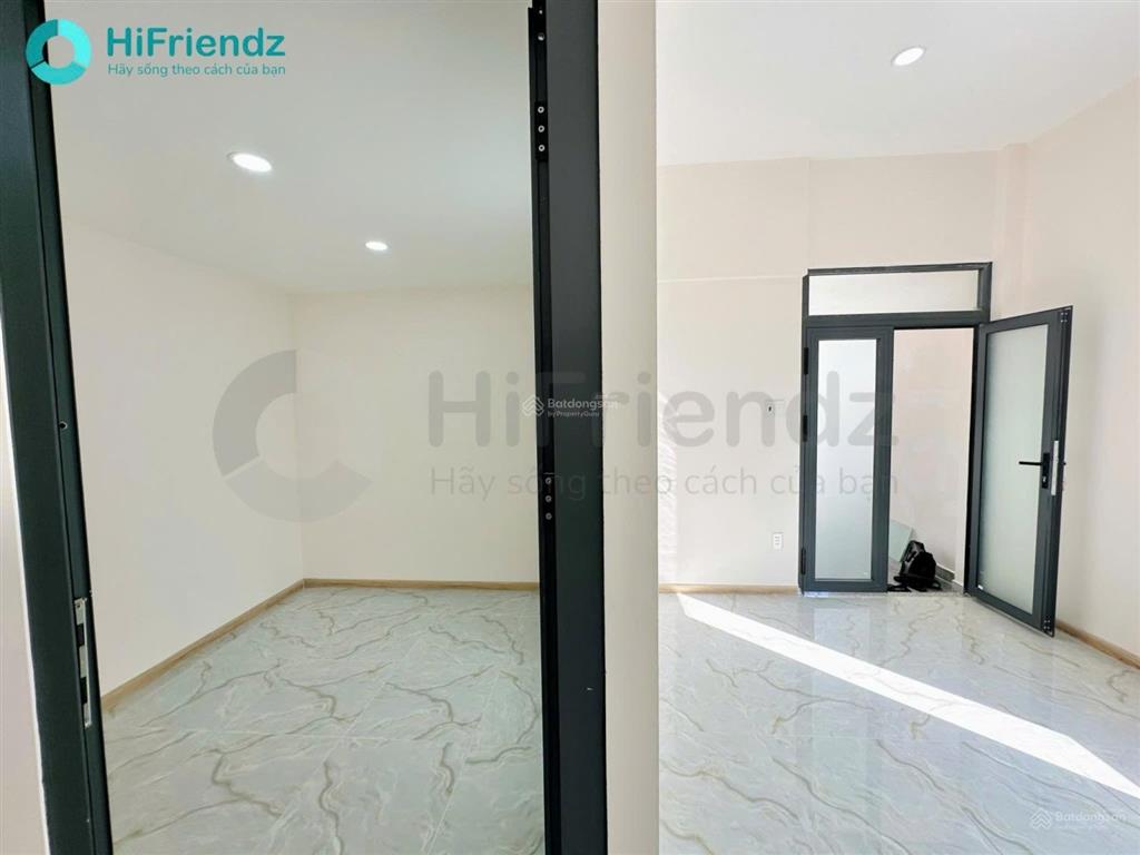 Cho thuê căn hộ 2 phòng ngủ  full nội thất, siêu rộng