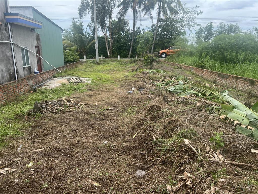 Cần bán gấp lô đất mặt sông, tổng diện tích 940m2, có 120m2 thổ cư,