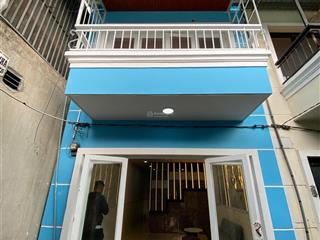 Nhà 1 trệt 1 lầu mặt tiền kinh doanh gần chợ mỹ hạnh , sát gần bệnh viện hàn quốc