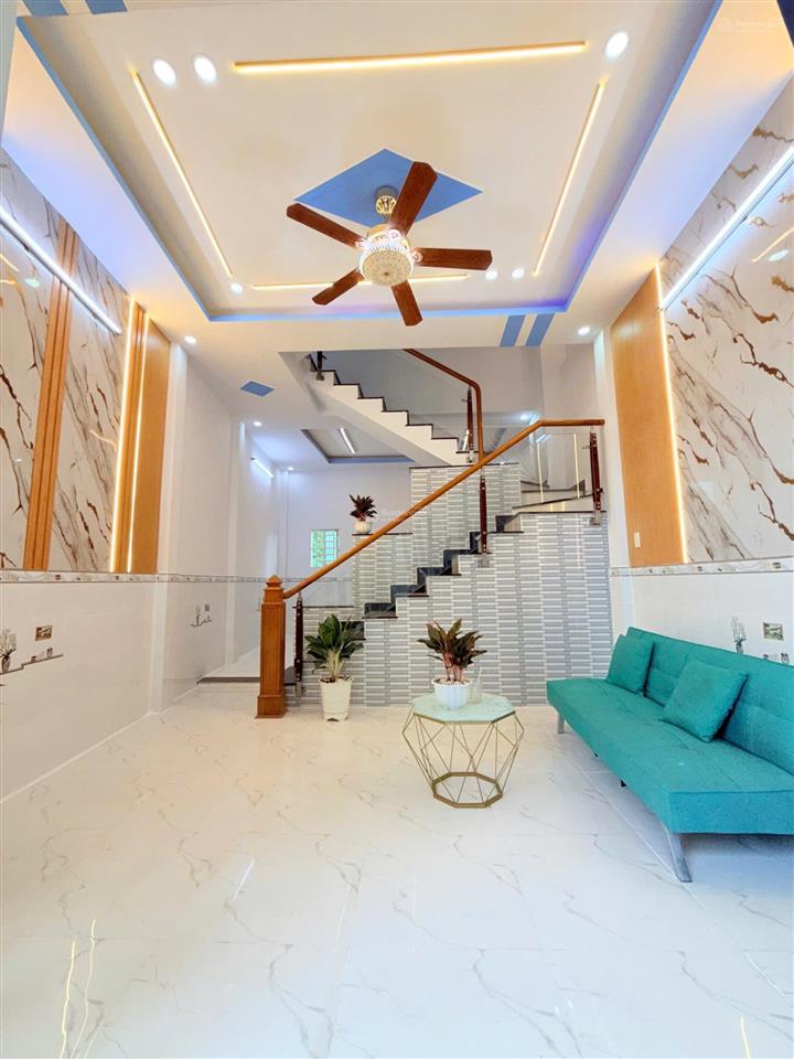 Chính chủ cần bán gấp căn nhà gần vinhome hóc môn , giá 895tr còn thương lượng