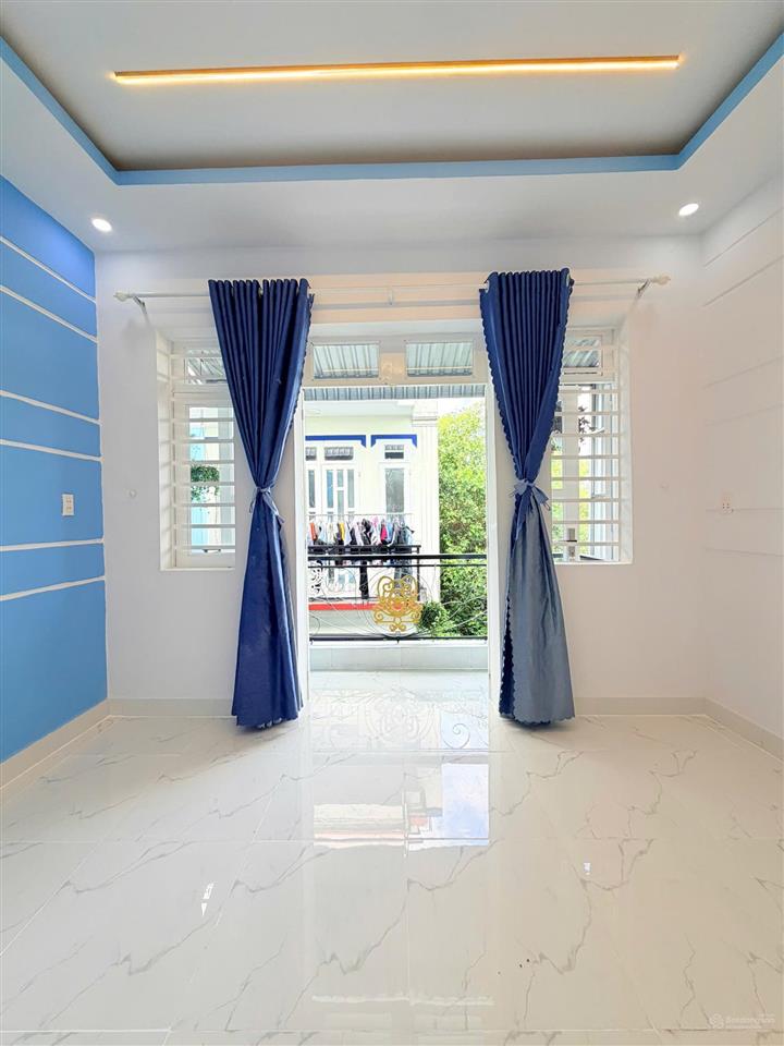 Chính chủ cần bán gấp căn nhà gần vinhome hóc môn , giá 895tr còn thương lượng