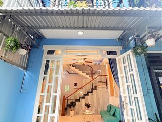 Chính chủ cần bán gấp căn nhà gần vinhome hóc môn , giá 895tr còn thương lượng