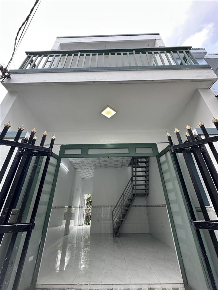 Chủ kẹt tiền cần bán gấp căn nhà giá mềm khu dân cư đông 645tr , đất thổ cư 100%