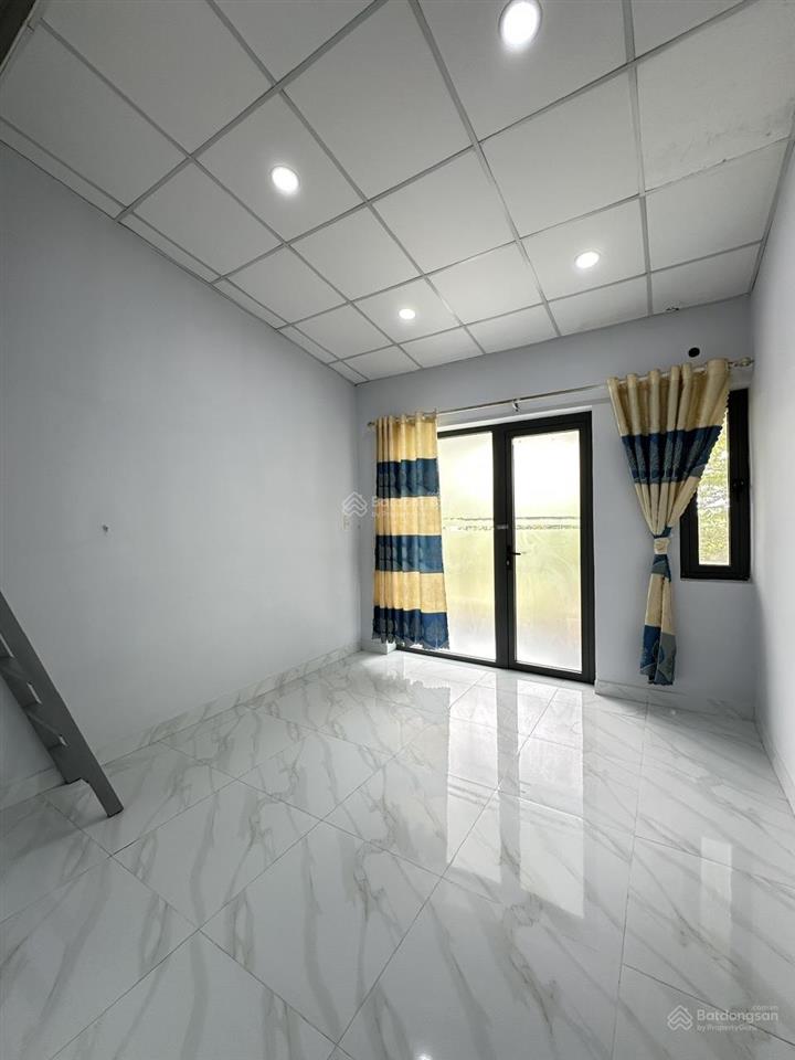 Chính chủ cần bán gấp căn nhà 32m2 full thổ cư , kết cấu 1 trệt 1 lầu kdc đông 625tr bao hết thuế
