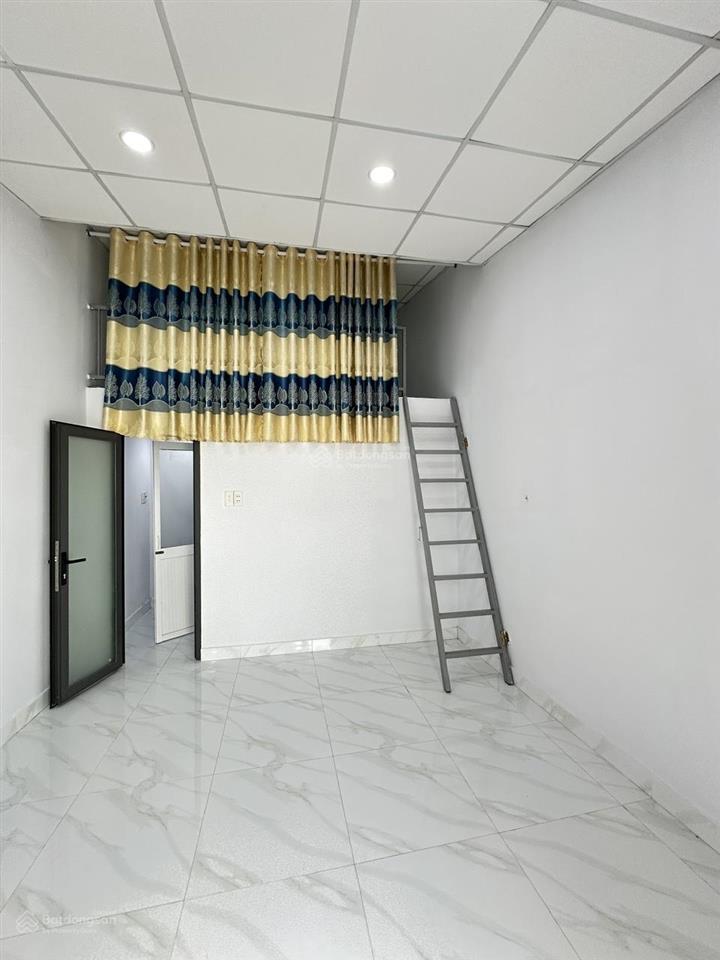 Chính chủ cần bán gấp căn nhà 32m2 full thổ cư , kết cấu 1 trệt 1 lầu kdc đông 625tr bao hết thuế