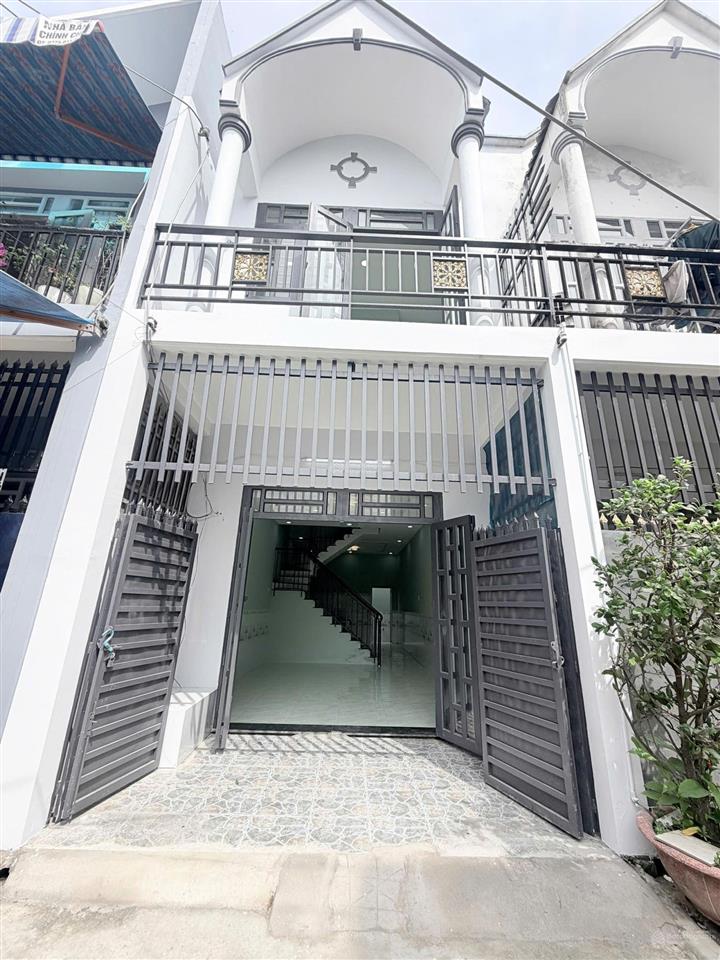 Chính chủ cần bán gấp nhà 2pn gần vingroup hóc môn giá 985tr