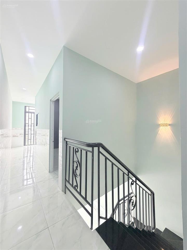 Chính chủ cần bán gấp nhà 2pn gần vingroup hóc môn giá 985tr