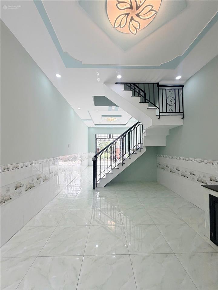 Chính chủ cần bán gấp nhà 2pn gần vingroup hóc môn giá 985tr