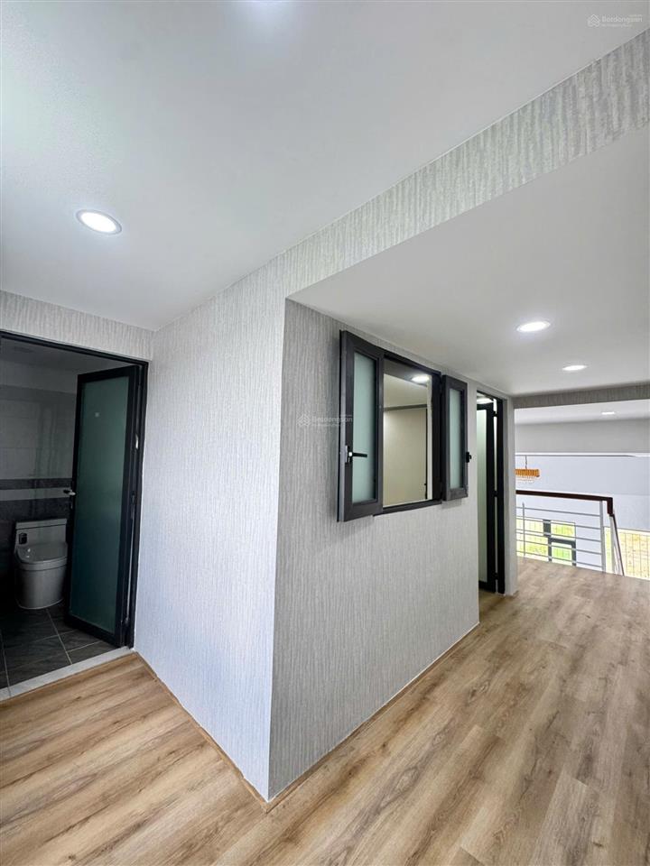 Chủ gửi bán gấp nhà full nội thất gần vingroup hóc môn shr ngân hàng hỗ trợ 50%