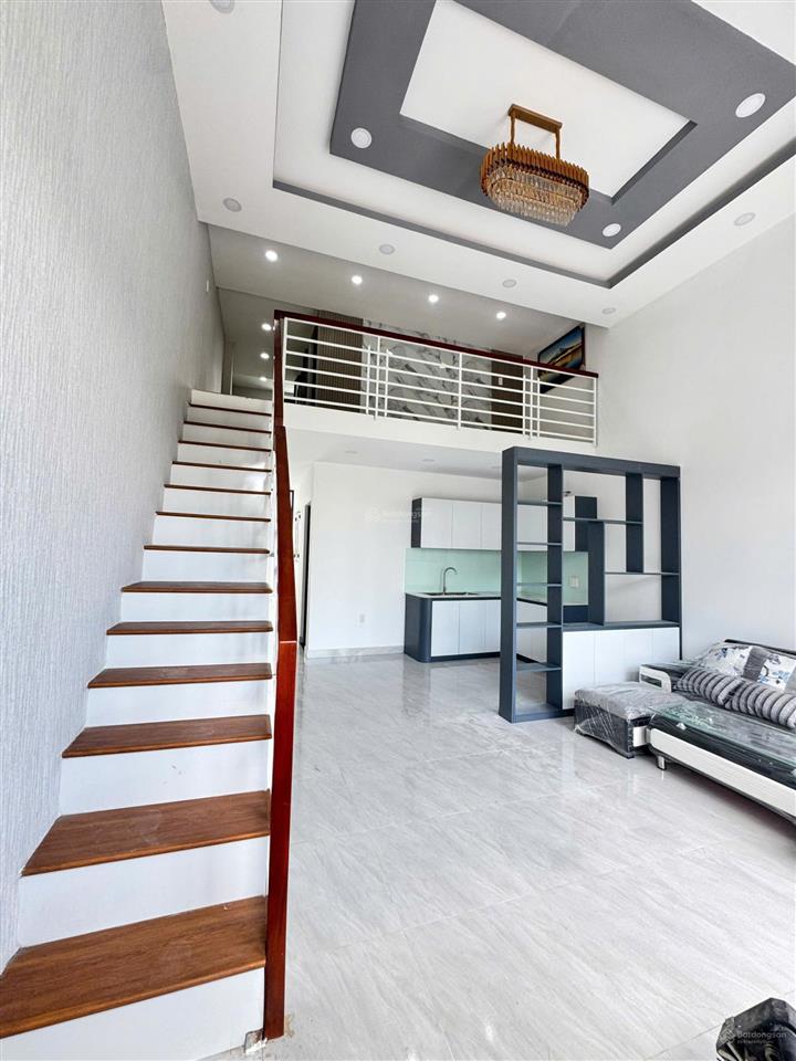 Chủ gửi bán gấp nhà full nội thất gần vingroup hóc môn shr ngân hàng hỗ trợ 50%