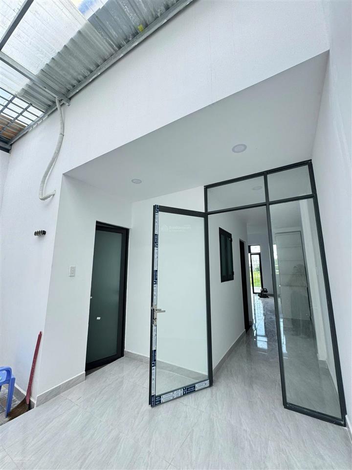 Chủ gửi bán gấp nhà full nội thất gần vingroup hóc môn shr ngân hàng hỗ trợ 50%