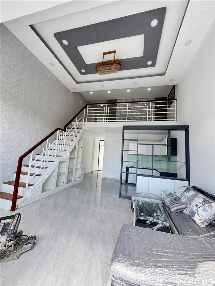 Chủ gửi bán gấp nhà full nội thất gần vingroup hóc môn shr ngân hàng hỗ trợ 50%