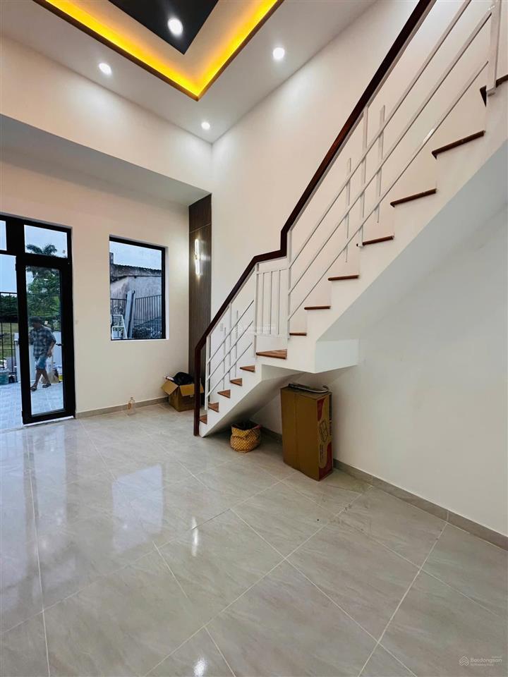 Nhà shr gần mặt tiền đường 824 kdc đông đúc dt 5x17=85m2 full thổ cư có hỗ trợ bank