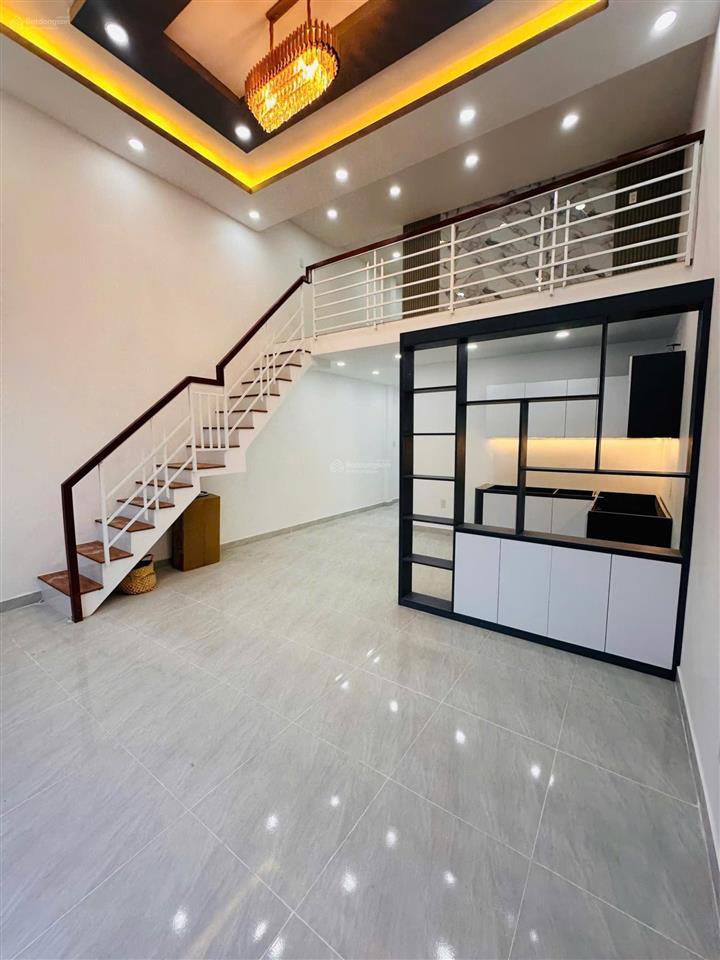 Nhà shr gần mặt tiền đường 824 kdc đông đúc dt 5x17=85m2 full thổ cư có hỗ trợ bank