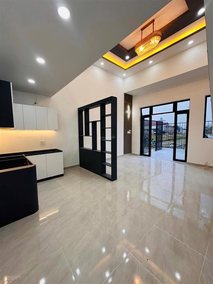 Nhà shr gần mặt tiền đường 824 kdc đông đúc dt 5x17=85m2 full thổ cư có hỗ trợ bank