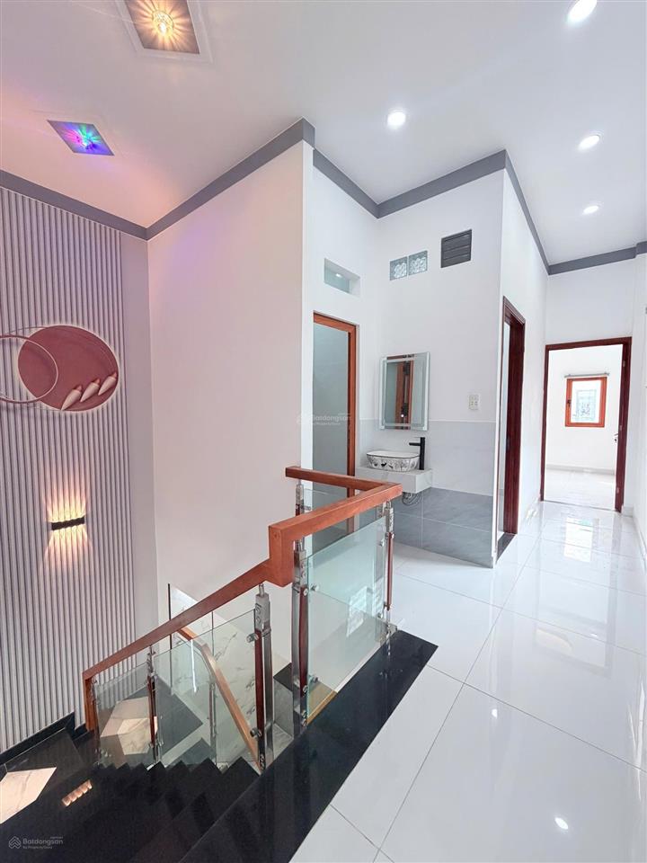 Chính chủ cần bán gấp nhà đẹp 5x25, ô tô ngủ trong nhà