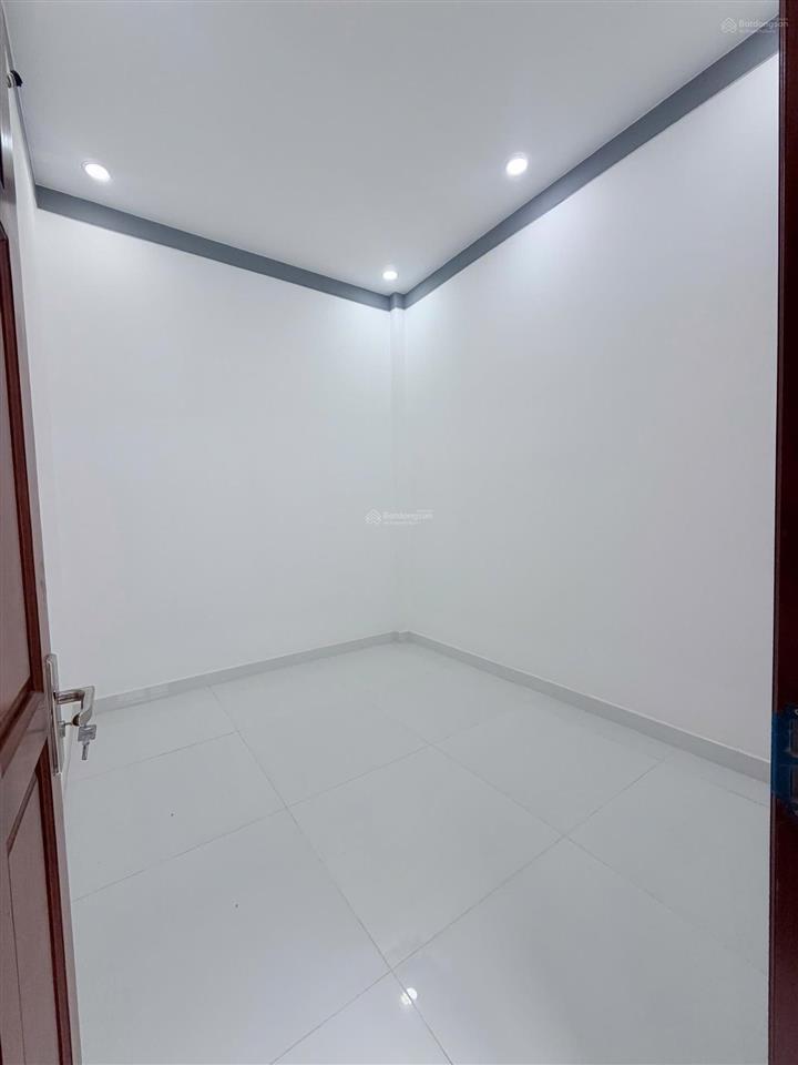 Chính chủ cần bán gấp nhà đẹp 5x25, ô tô ngủ trong nhà