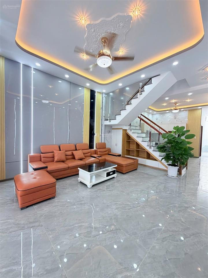 Chính chủ cần bán gấp nhà đẹp 5x25, ô tô ngủ trong nhà