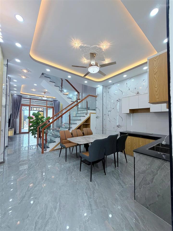 Chính chủ cần bán gấp nhà đẹp 5x25, ô tô ngủ trong nhà
