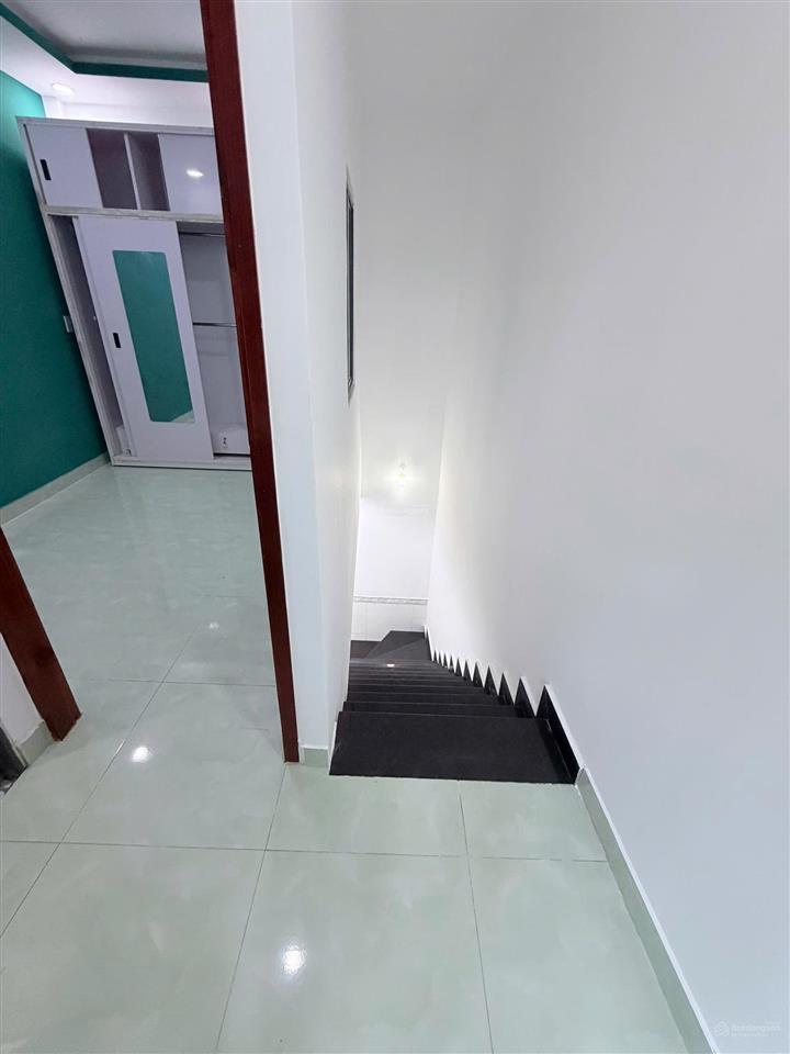*chính chủ bán gấp nhà đẹp gần cầu lớn hóc môn** **chỉ 795 triệu bao hết thuế phí ra sổ**