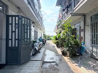 *chính chủ bán gấp nhà đẹp gần cầu lớn hóc môn** **chỉ 795 triệu bao hết thuế phí ra sổ**