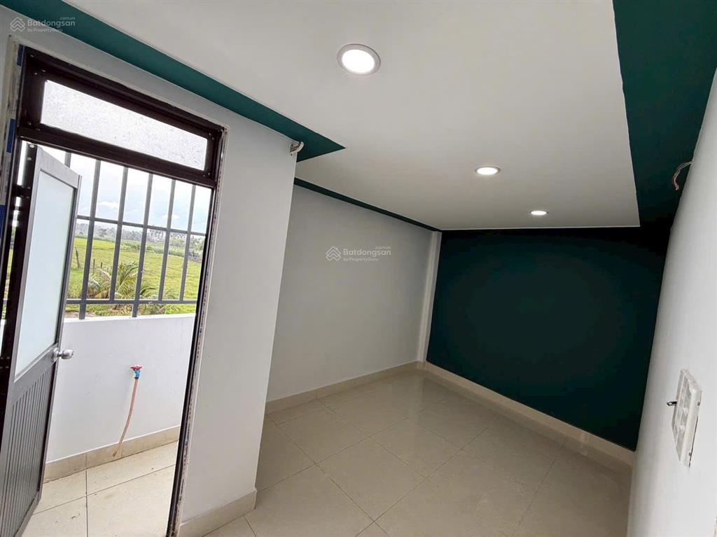 *chính chủ bán gấp nhà gần cầu lớn hóc môn* *chỉ 595 triệu bao hết thuế phí ra sổ*