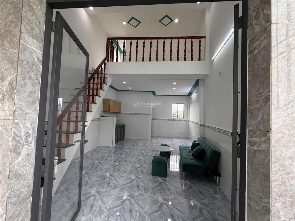 *chính chủ bán gấp nhà gần cầu lớn hóc môn* *chỉ 595 triệu bao hết thuế phí ra sổ*
