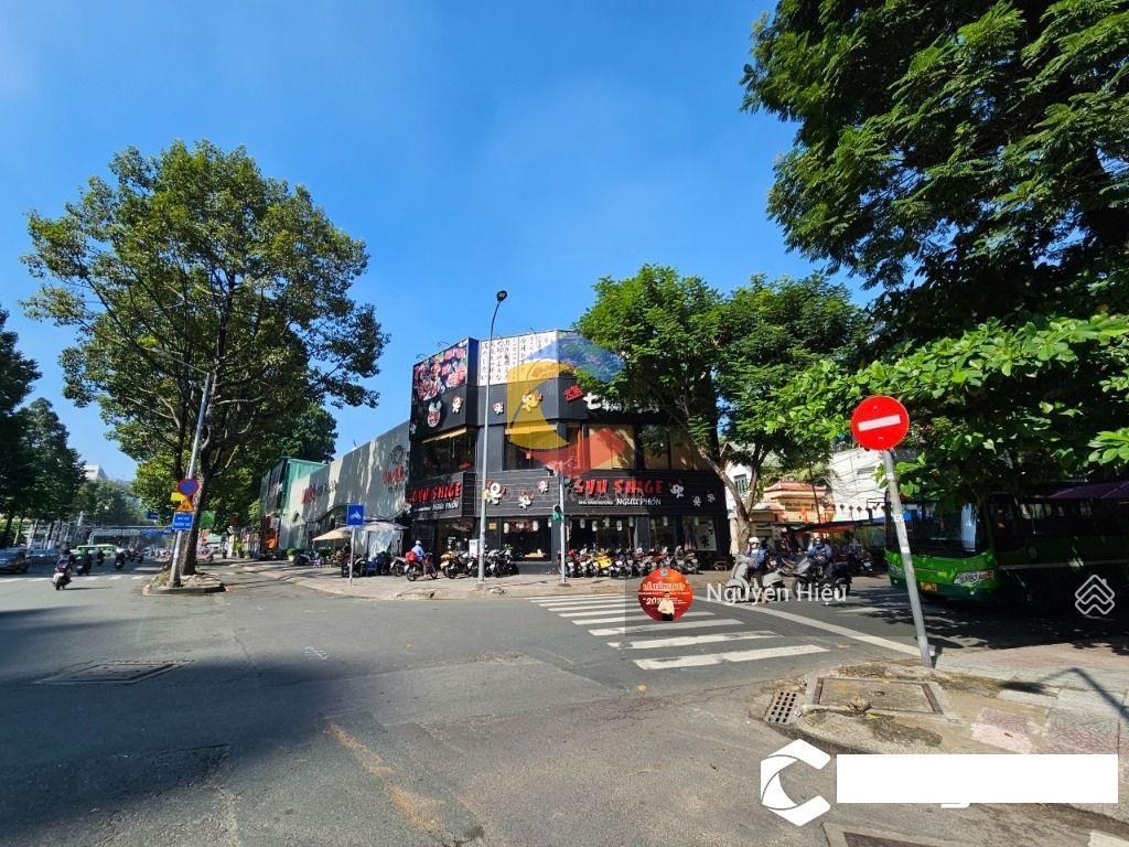 Hàng kín! siêu phẩm góc 2mt trần hưng đạo, quận 1  dt 15x8m, 2 tầng  hđt 200tr/th  giá 65 tỷ