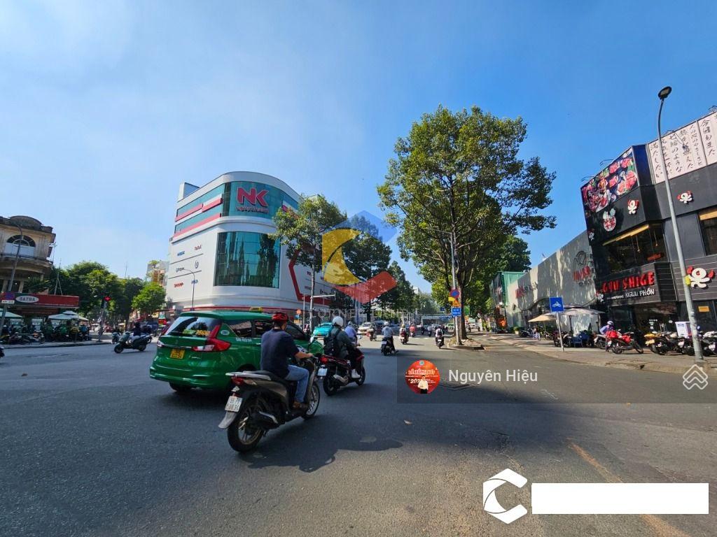 Hàng kín! siêu phẩm góc 2mt trần hưng đạo, quận 1  dt 15x8m, 2 tầng  hđt 200tr/th  giá 65 tỷ