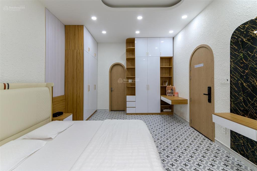 Cho thuê cc đẹp xuất sắc tại 74, lý tự trọng, p. bến thành, q. 1, 30 triệu, 190m2
