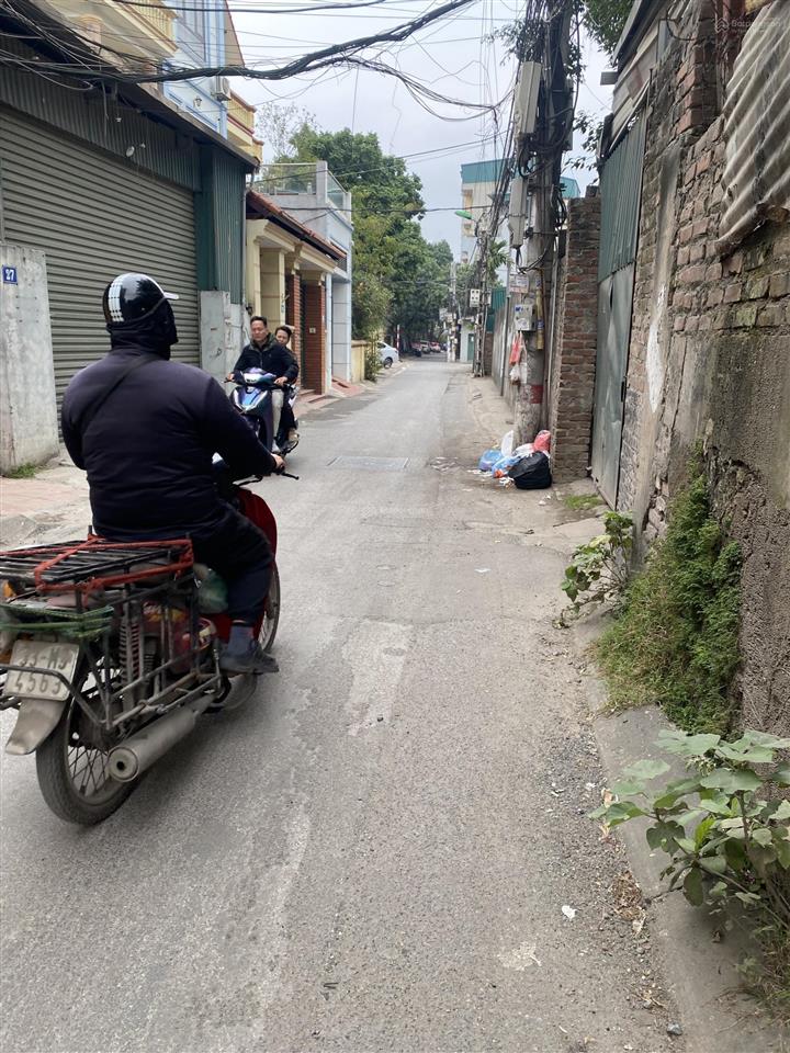 Bán gấp tây trà  nam dư  lĩnh nam. 50m 5 tầng. ngõ thông ô tô đỗ cổng. giá 10,5 tỷ. sổ đẹp.