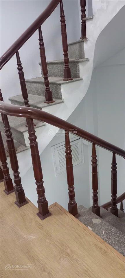 Bán gấp tây trà  nam dư  lĩnh nam. 50m 5 tầng. ngõ thông ô tô đỗ cổng. giá 10,5 tỷ. sổ đẹp.