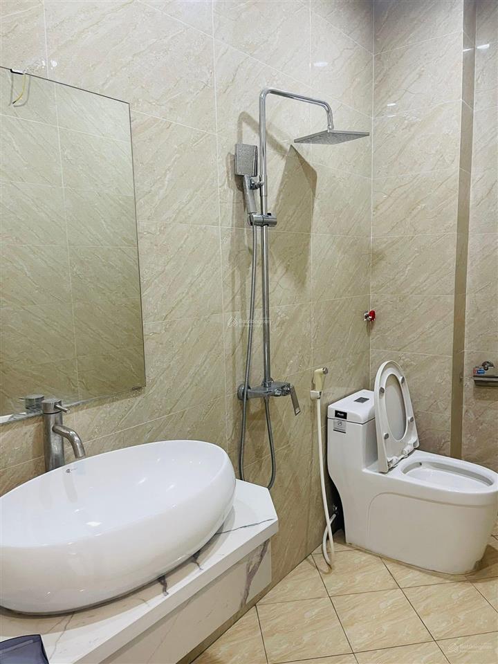 Chủ cần bán gấp. 64 đông thiên  vĩnh hưng. 52/30m. 5 tầng. giá 7,2 tỷ. có bớt. sổ đẹp.