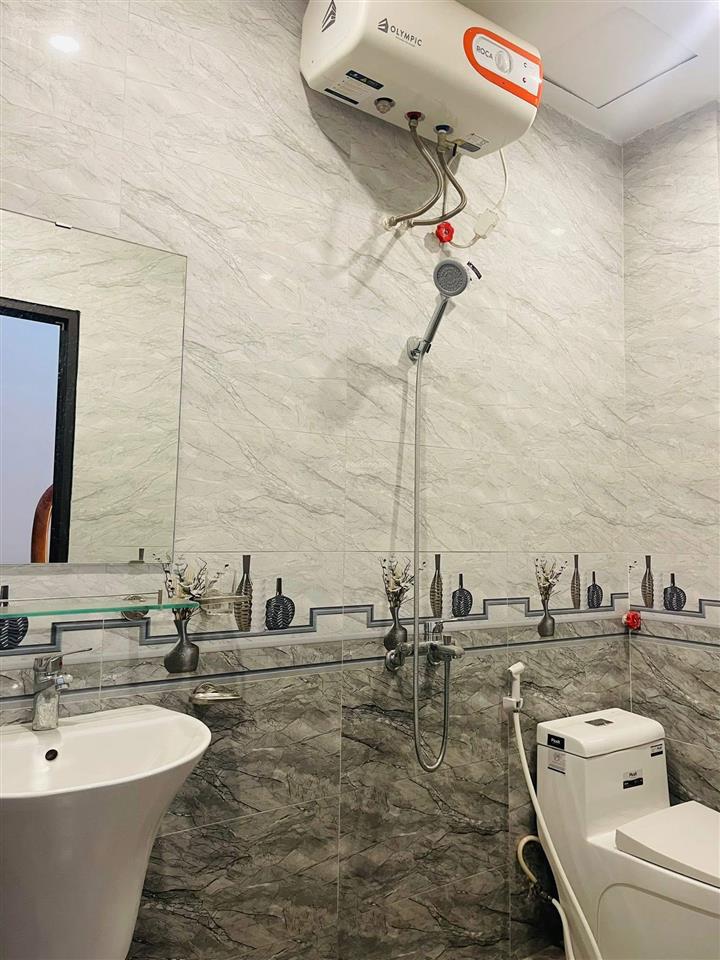 Chủ cần bán gấp. 64 đông thiên  vĩnh hưng. 52/30m. 5 tầng. giá 7,2 tỷ. có bớt. sổ đẹp.