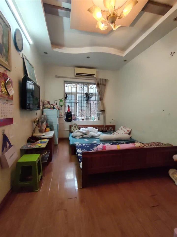 Bán gấp 141 nam dư  lĩnh nam. 30m. 5 tầng. giá 6,5 tỷ. có tl. sổ đẹp.