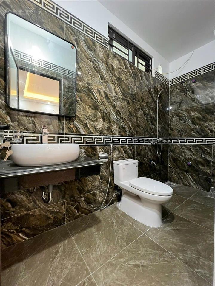 Bán nhà dương văn bé  hai bà trưng 107m2 5 tầng. giá 28 tỷ. ô tô tránh + vào nhà. ko quy hoạch