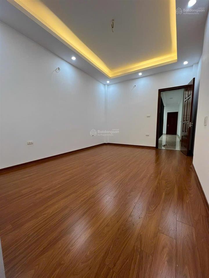 Bán nhà dương văn bé  hai bà trưng 107m2 5 tầng. giá 28 tỷ. ô tô tránh + vào nhà. ko quy hoạch
