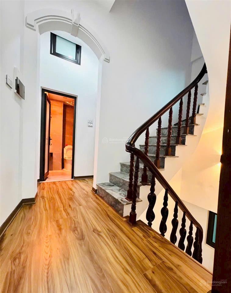 Bán gấp 140 đông thiên  vĩnh hưng. 35m2. 4 tầng. giá 4,6 tỷ. ngõ nông rộng thoáng