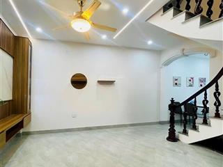 Bán gấp 140 đông thiên  vĩnh hưng. 35m2. 4 tầng. giá 4,6 tỷ. ngõ nông rộng thoáng