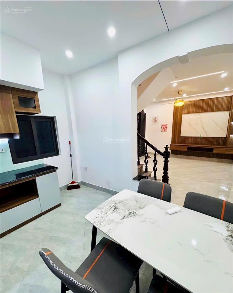 Bán gấp 140 đông thiên  vĩnh hưng. 35m2. 4 tầng. giá 4,6 tỷ. ngõ nông rộng thoáng