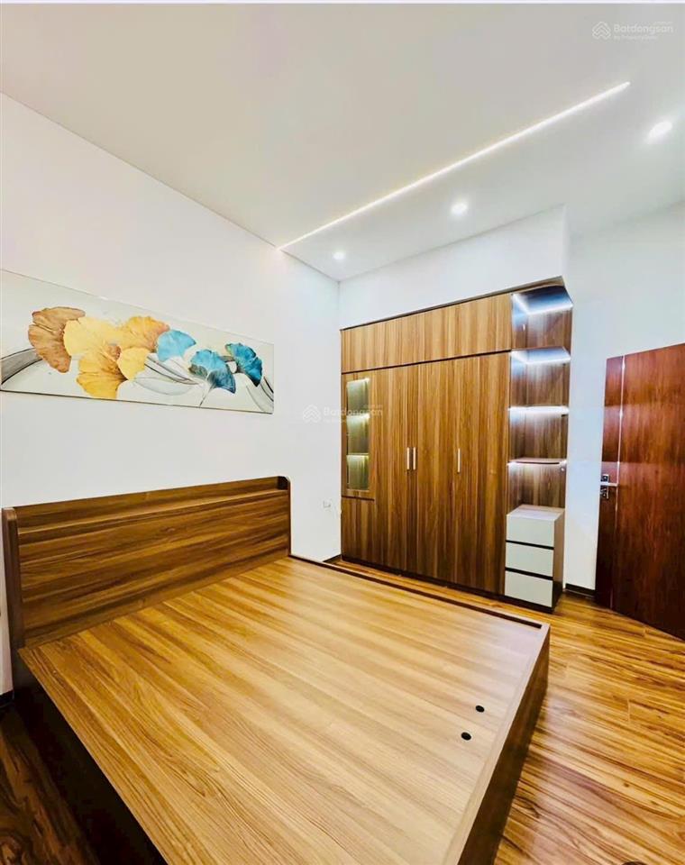 Bán gấp 140 đông thiên  vĩnh hưng. 35m2. 4 tầng. giá 4,6 tỷ. ngõ nông rộng thoáng