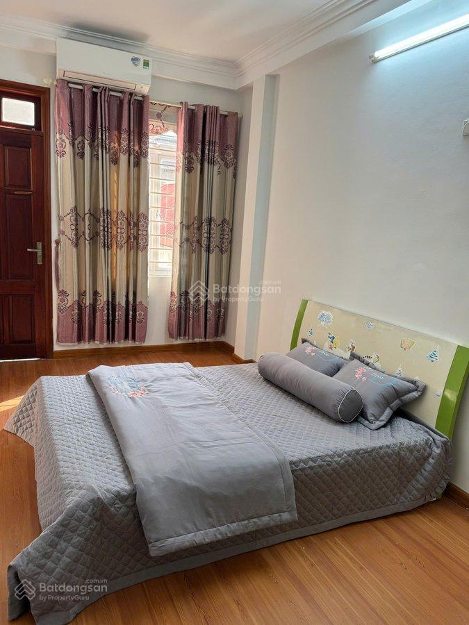 Bán gấp 221 vĩnh hưng  hà nội.
30m. 5 tầng. giá 6,6 tỷ. sổ vuông đẹp. full nội thất.