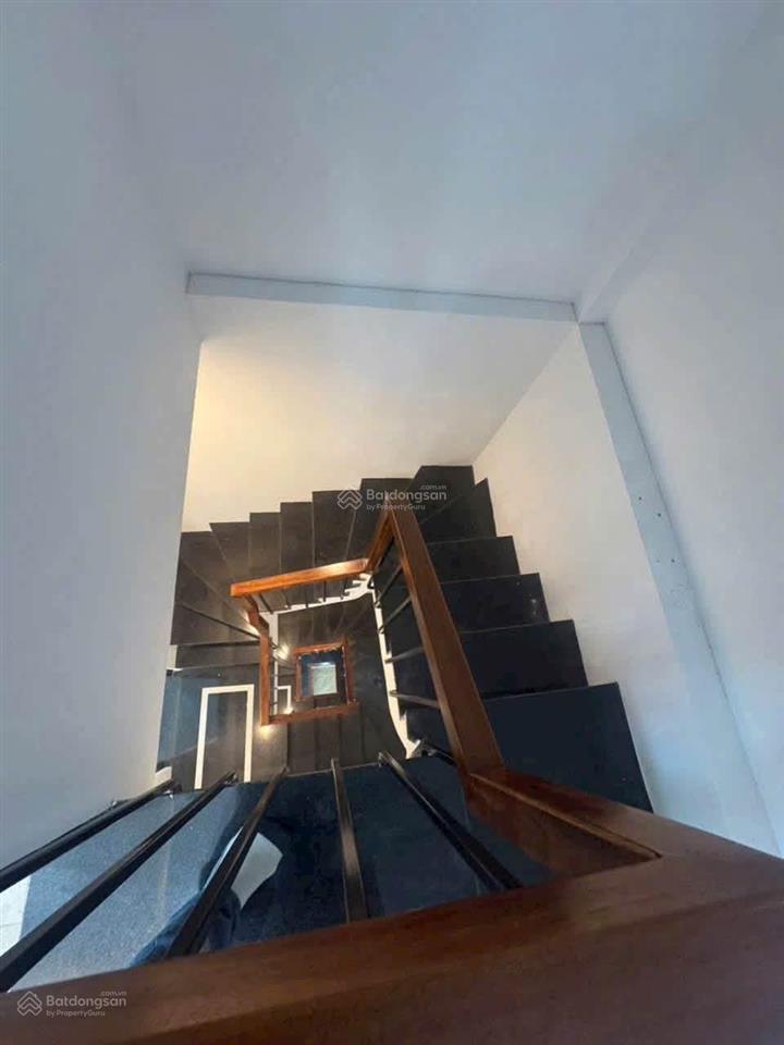 Bán gấp 76 vĩnh hưng  hà nội. 40m2. 4 tầng. giá 6,9 tỷ. ô tô đỗ cổng. nhà đẹp như hình