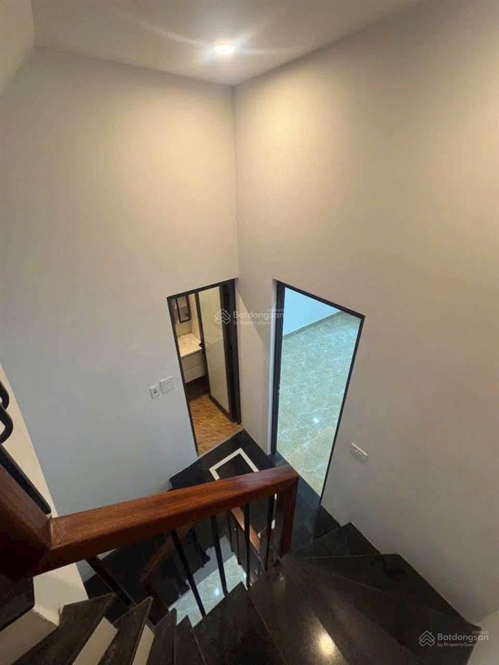 Bán gấp 76 vĩnh hưng  hà nội. 40m2. 4 tầng. giá 6,9 tỷ. ô tô đỗ cổng. nhà đẹp như hình