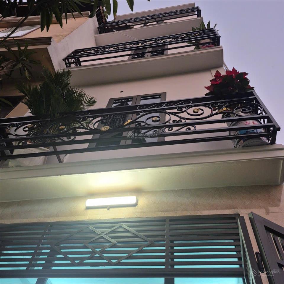 Bán gấp nhà như hình lô góc 3 thoáng, thanh lân  hoàng mai, 27m2. 4 tầng. giá 5,8 tỷ. có bớt
