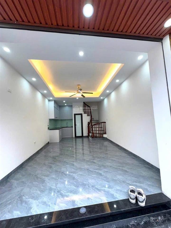 Bán gấp 179 vĩnh hưng  hà nội. 30m2. 4 tầng. giá 3,9 tỷ. ô tô đỗ cửa. nói không với quy hoạch
