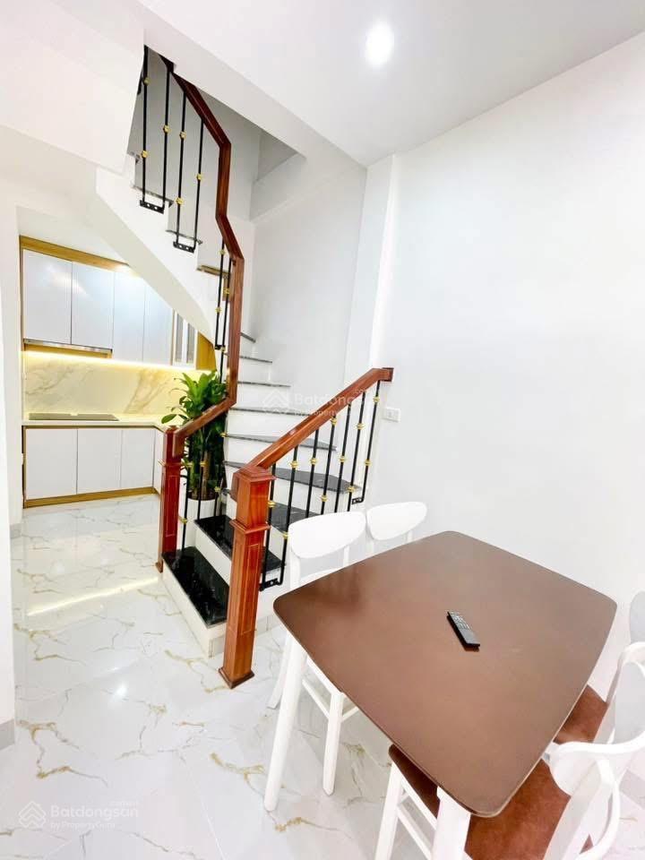 Bán nhà phân lô tam trinh  hoàng mai. 20m2 4 tầng. 5,25 tỷ. sổ đẹp. không quy hoạch. vỉa hè rộng