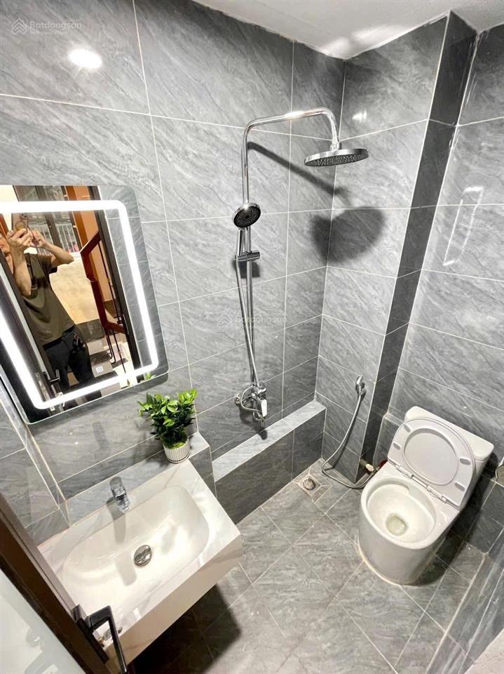Bán nhà phân lô tam trinh  hoàng mai. 20m2 4 tầng. 5,25 tỷ. sổ đẹp. không quy hoạch. vỉa hè rộng