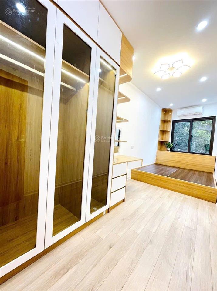 Bán nhà phân lô tam trinh  hoàng mai. 20m2 4 tầng. 5,25 tỷ. sổ đẹp. không quy hoạch. vỉa hè rộng