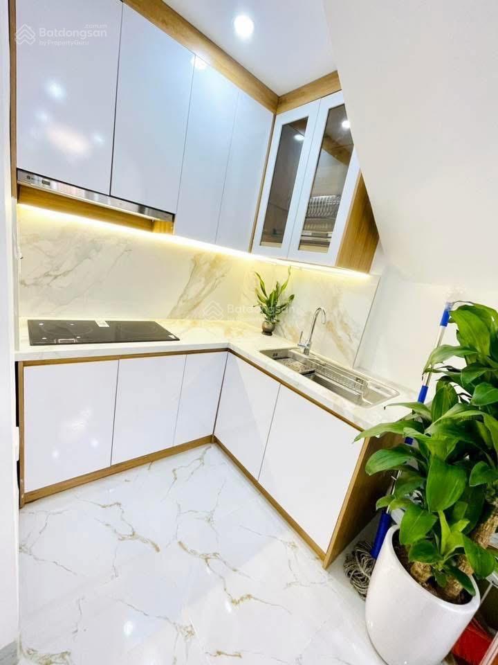 Bán nhà phân lô tam trinh  hoàng mai. 20m2 4 tầng. 5,25 tỷ. sổ đẹp. không quy hoạch. vỉa hè rộng